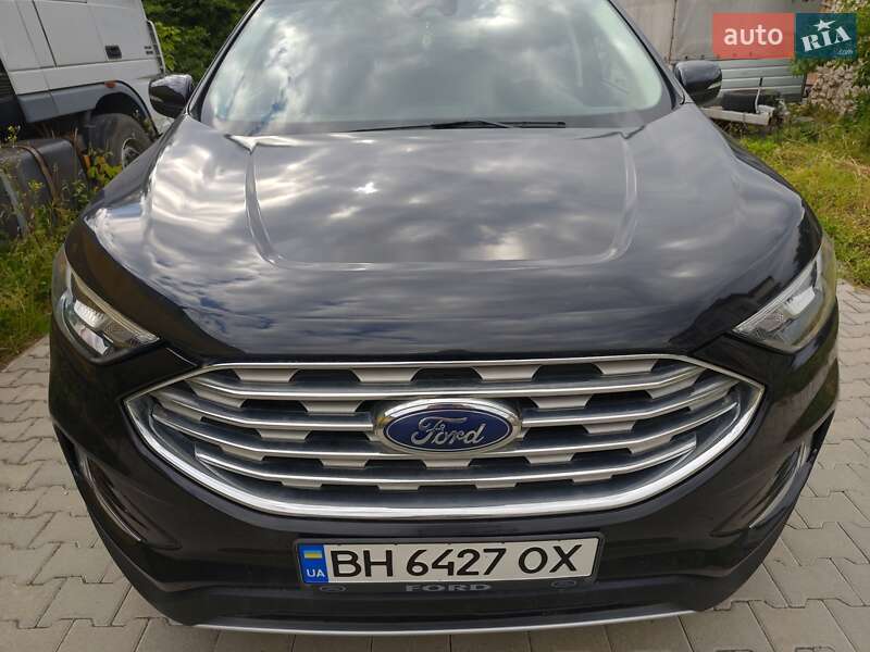 Внедорожник / Кроссовер Ford Edge 2018 в 