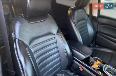 Внедорожник / Кроссовер Ford Edge 2018 в 