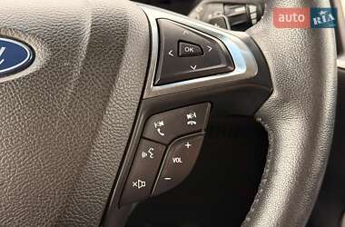 Внедорожник / Кроссовер Ford Edge 2017 в 