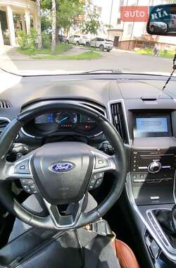 Внедорожник / Кроссовер Ford Edge 2017 в 