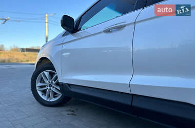 Внедорожник / Кроссовер Ford Edge 2016 в 