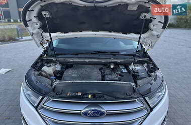 Внедорожник / Кроссовер Ford Edge 2016 в 