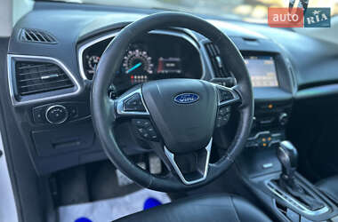 Внедорожник / Кроссовер Ford Edge 2016 в 