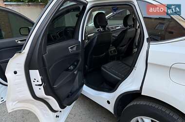 Внедорожник / Кроссовер Ford Edge 2017 в 