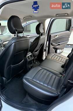Внедорожник / Кроссовер Ford Edge 2017 в 