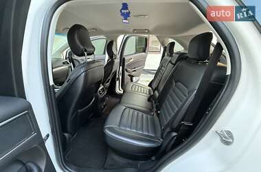 Внедорожник / Кроссовер Ford Edge 2017 в 