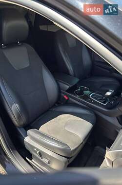 Позашляховик / Кросовер Ford Edge 2016 в 