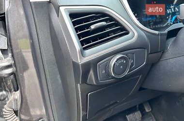 Внедорожник / Кроссовер Ford Edge 2018 в 