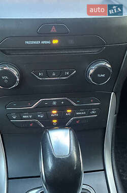 Внедорожник / Кроссовер Ford Edge 2018 в 