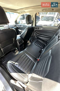 Внедорожник / Кроссовер Ford Edge 2016 в 