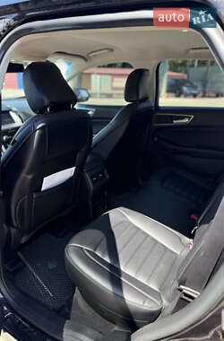 Внедорожник / Кроссовер Ford Edge 2020 в 