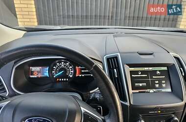 Позашляховик / Кросовер Ford Edge 2015 в 