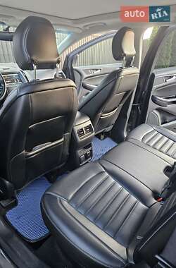 Позашляховик / Кросовер Ford Edge 2015 в 