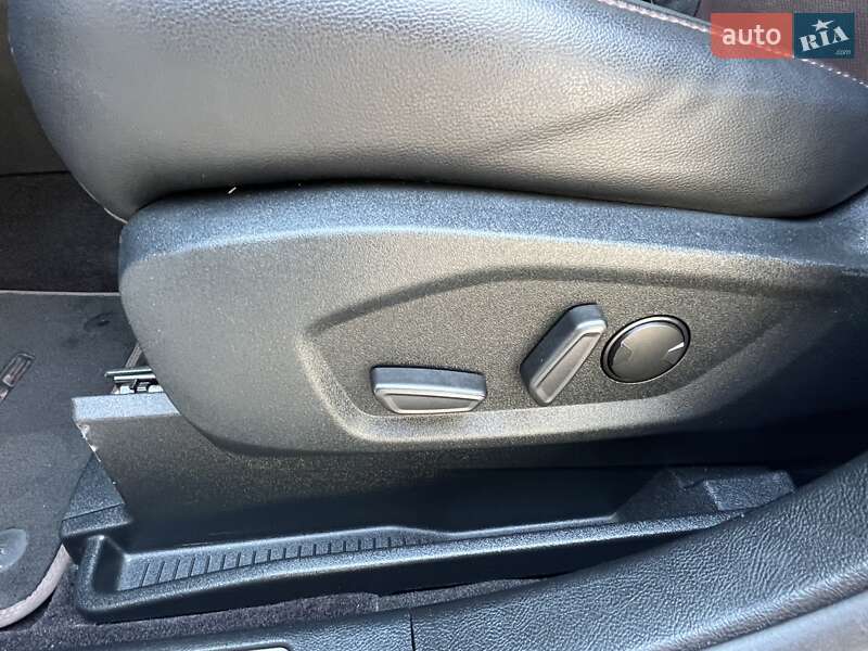 Позашляховик / Кросовер Ford Edge 2020 в Рівному