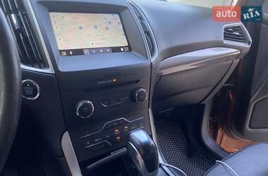 Внедорожник / Кроссовер Ford Edge 2017 в 