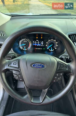 Внедорожник / Кроссовер Ford Edge 2016 в 