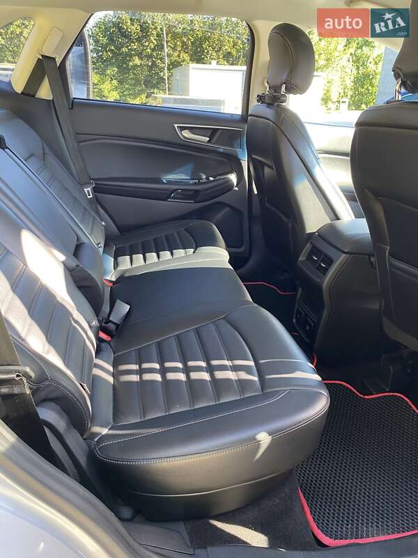 Внедорожник / Кроссовер Ford Edge 2016 в Ивано-Франковске