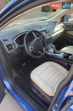 Позашляховик / Кросовер Ford Edge 2018 в 