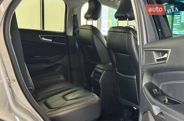 Позашляховик / Кросовер Ford Edge 2018 в 