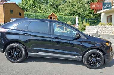 Позашляховик / Кросовер Ford Edge 2017 в 