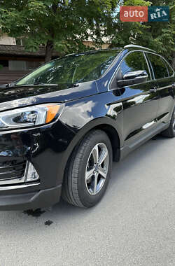 Внедорожник / Кроссовер Ford Edge 2019 в 