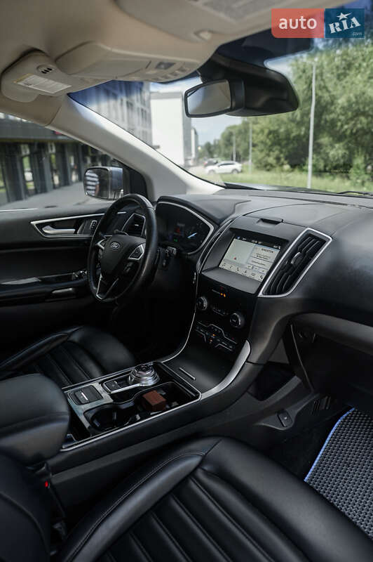 Внедорожник / Кроссовер Ford Edge 2018 в Новояворовске