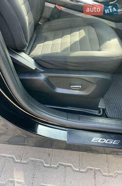 Внедорожник / Кроссовер Ford Edge 2017 в 