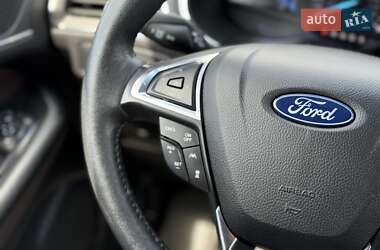 Внедорожник / Кроссовер Ford Edge 2020 в 