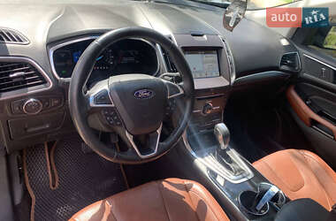 Позашляховик / Кросовер Ford Edge 2016 в 