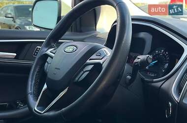 Позашляховик / Кросовер Ford Edge 2017 в 