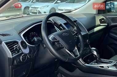 Позашляховик / Кросовер Ford Edge 2017 в 