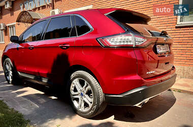Внедорожник / Кроссовер Ford Edge 2016 в 