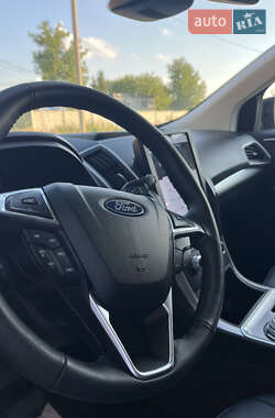 Позашляховик / Кросовер Ford Edge 2022 в 