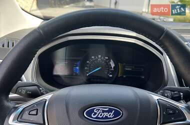Позашляховик / Кросовер Ford Edge 2022 в 
