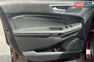 Позашляховик / Кросовер Ford Edge 2022 в 