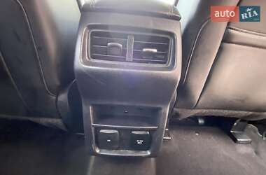 Позашляховик / Кросовер Ford Edge 2019 в 