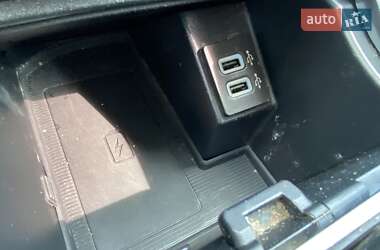 Позашляховик / Кросовер Ford Edge 2019 в 