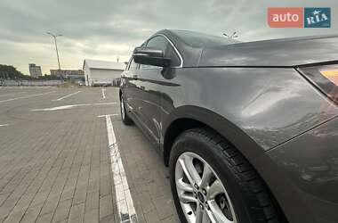 Внедорожник / Кроссовер Ford Edge 2020 в 