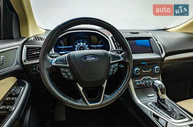 Позашляховик / Кросовер Ford Edge 2017 в 