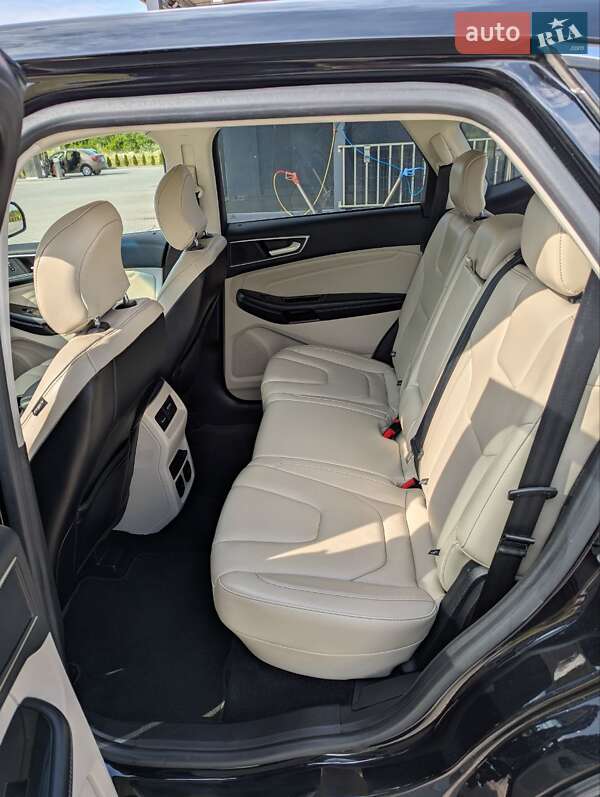 Позашляховик / Кросовер Ford Edge 2017 в Золочеві