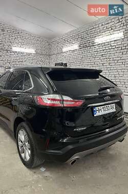 Внедорожник / Кроссовер Ford Edge 2019 в 