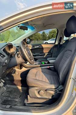 Внедорожник / Кроссовер Ford Edge 2015 в 