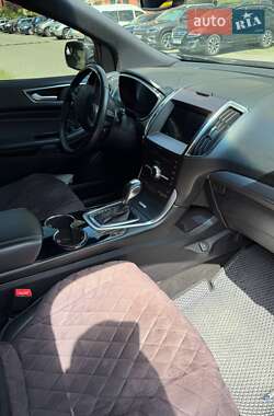 Позашляховик / Кросовер Ford Edge 2018 в 
