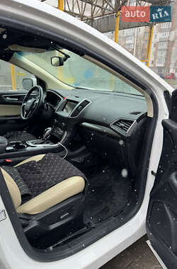 Позашляховик / Кросовер Ford Edge 2015 в 