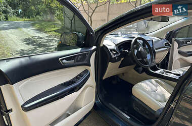 Позашляховик / Кросовер Ford Edge 2022 в 