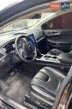 Позашляховик / Кросовер Ford Edge 2021 в 