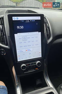 Позашляховик / Кросовер Ford Edge 2021 в 