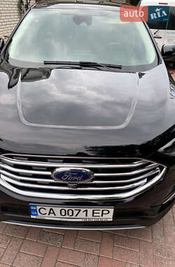 Позашляховик / Кросовер Ford Edge 2021 в 