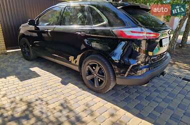Позашляховик / Кросовер Ford Edge 2019 в 