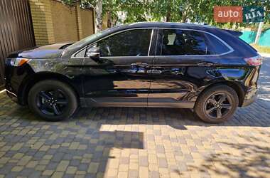 Позашляховик / Кросовер Ford Edge 2019 в 